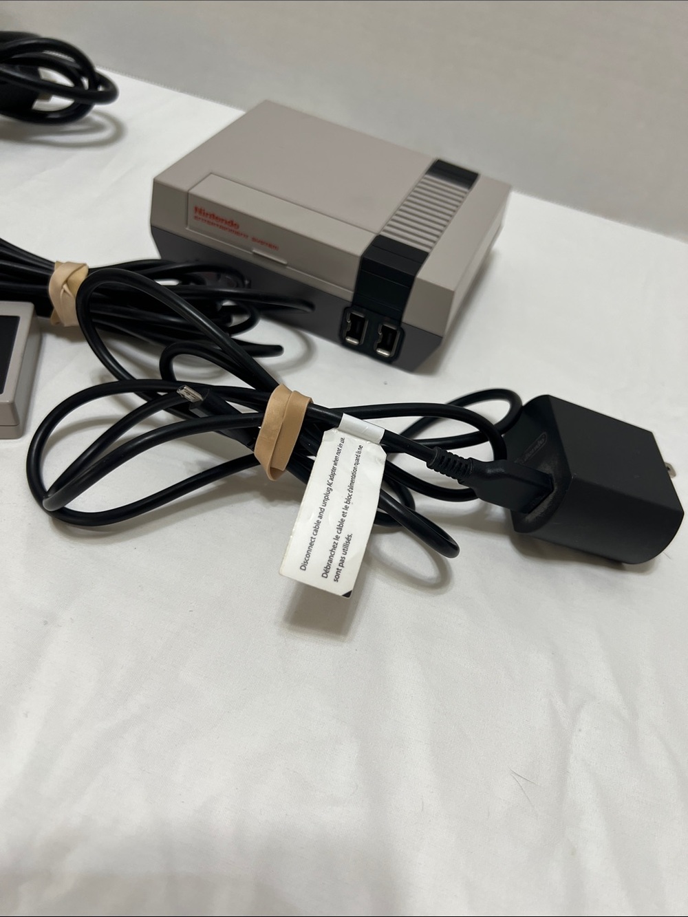 Nintendo NES Classic Mini Entertainment System - Picture 8 of 16